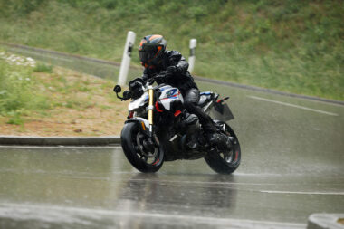 BMW R 1300 r 2025 prueba opinion lluvia 10