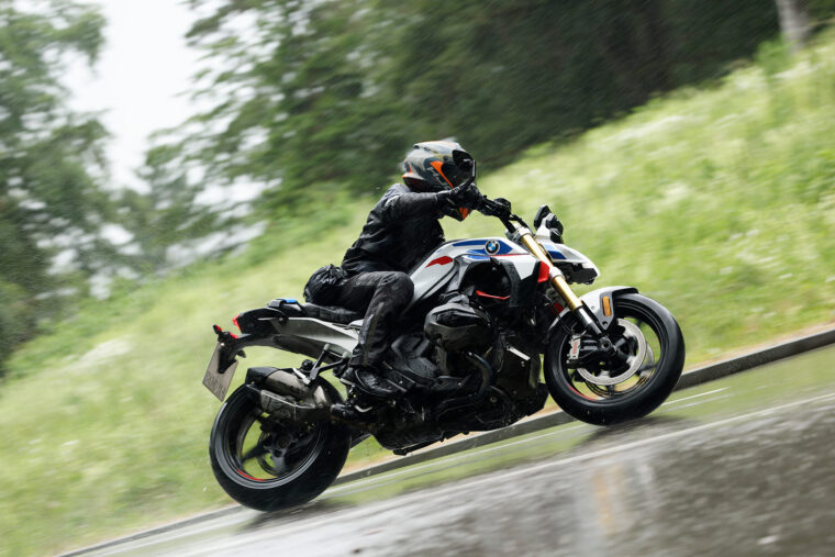 BMW-R-1300-r-2025-prueba-opinion-lluvia-16