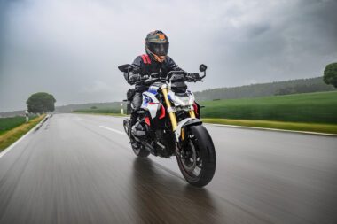 BMW R 1300 r 2025 prueba opinion lluvia 17