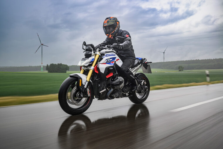 BMW-R-1300-r-2025-prueba-opinion-lluvia-21