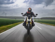 Prueba BMW R 1300 R 2025, de roadster a dragster 33 BMW R 1300 r 2025 prueba opinion lluvia 23