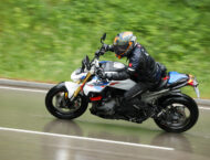 Prueba BMW R 1300 R 2025, de roadster a dragster 19 BMW R 1300 r 2025 prueba opinion lluvia 9