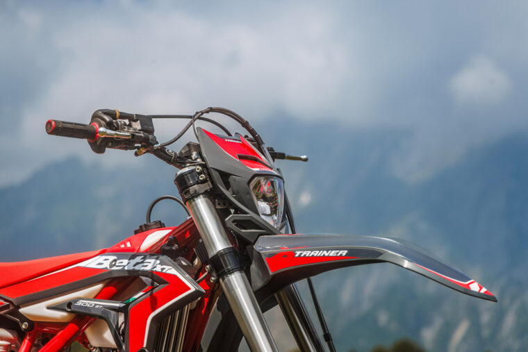 Beta-Xtrainer-250-300-2026-accion18