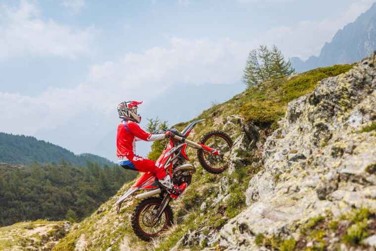 Beta-Xtrainer-250-300-2026-accion2