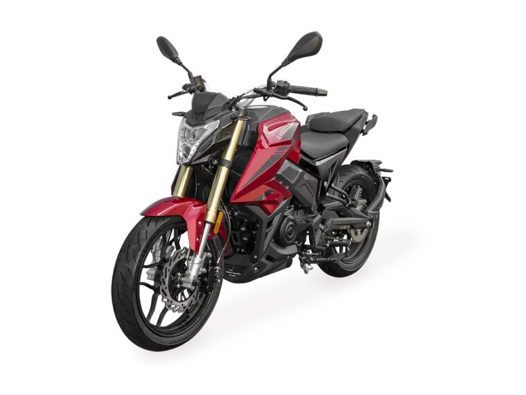Cyclone-Battlo-125-2025-estudio-rojo1