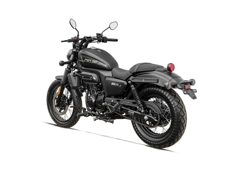 Cyclone-RA125-Plus-2025-estudio-negro3