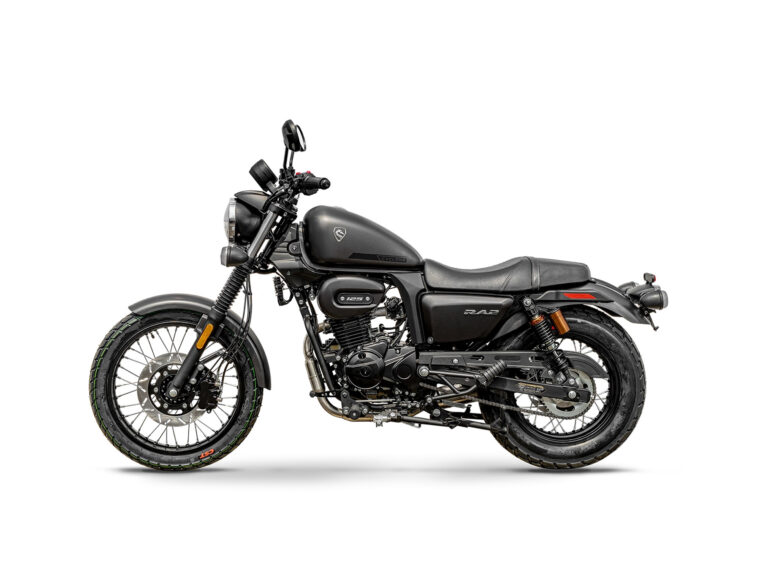 Cyclone RA2 125 2025 estudio negro7