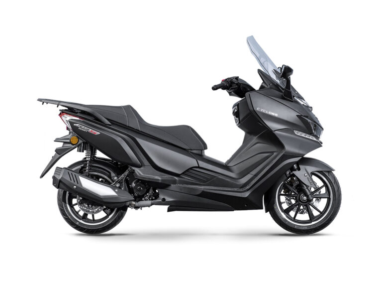 Cyclone-RT3S-300-2025-estudio-negro3