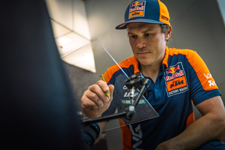 KTM-450-Rally-Replica-2026-Daniel-Sanders-Edition8