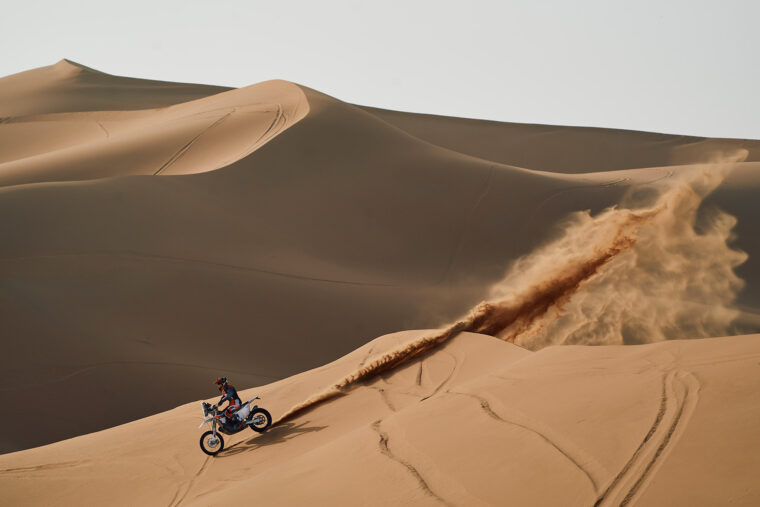 KTM-450-Rally-Replica-2026-accion57