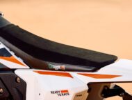 KTM 450 Rally Replica 2026 64 KTM 450 Rally Replica 2026 detalles2