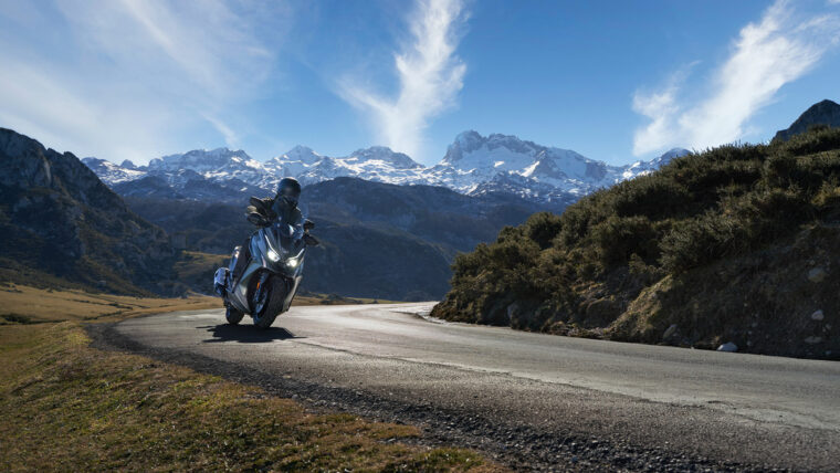 KYMCO-DTX-350-2025-accion10