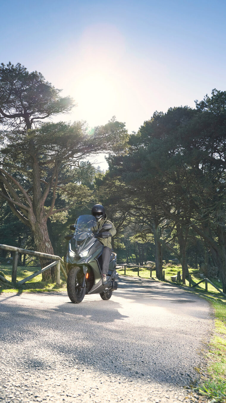 KYMCO-DTX-350-2025-accion11