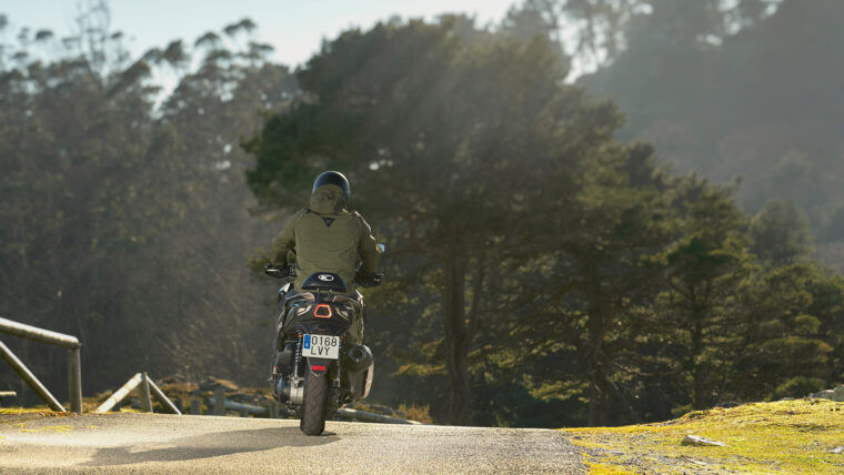 KYMCO-DTX-350-2025-accion8