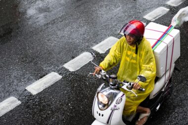 Moto Chanclas ben weinstein unsplash