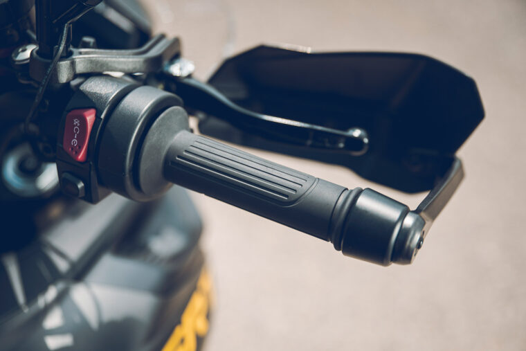 QJ-SRT-900S-2025-detalles4