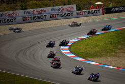 Joan Mir, tras el incidente con Álex Márquez: «Me ha tocado unas cuantas veces hasta que me ha tirado» 6 caida joan mir alex marquez motogp brno