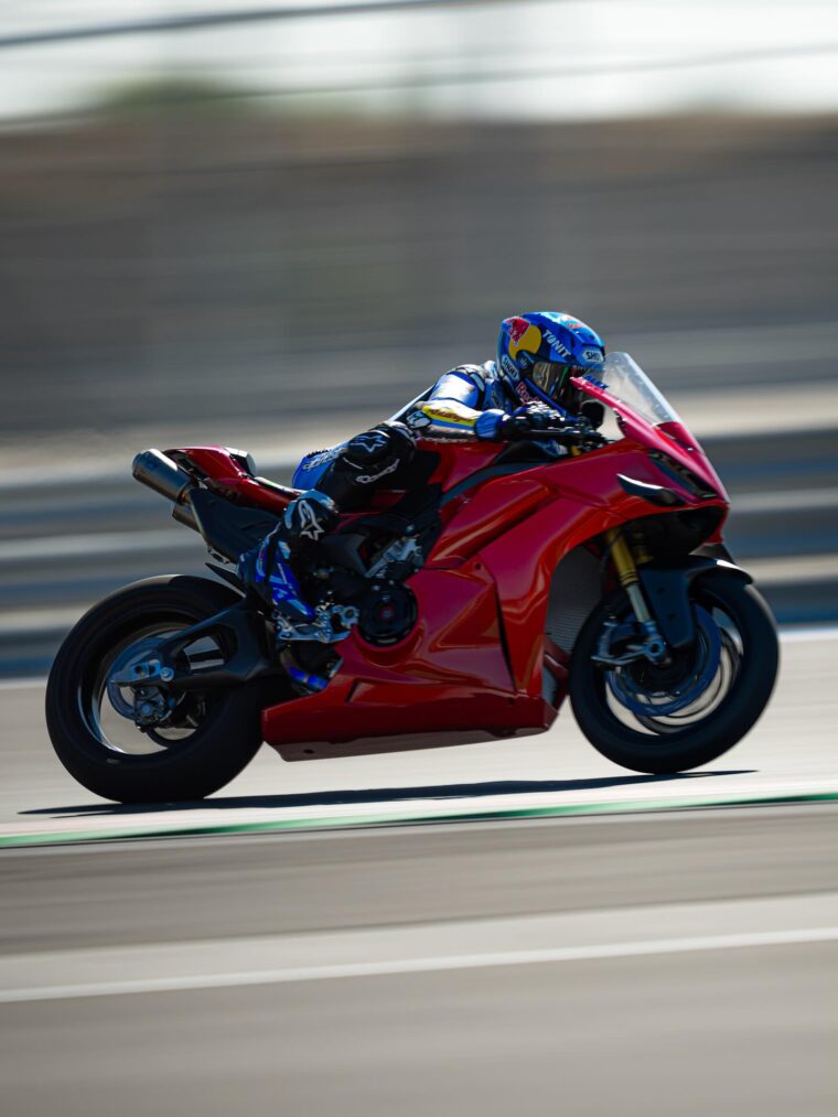Alex-Marquez-Balaton-Ducati-Panigale-V4-2