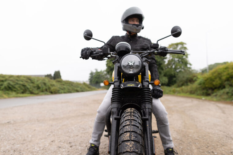 BSA-Scrambler-650-2025-estaticas5