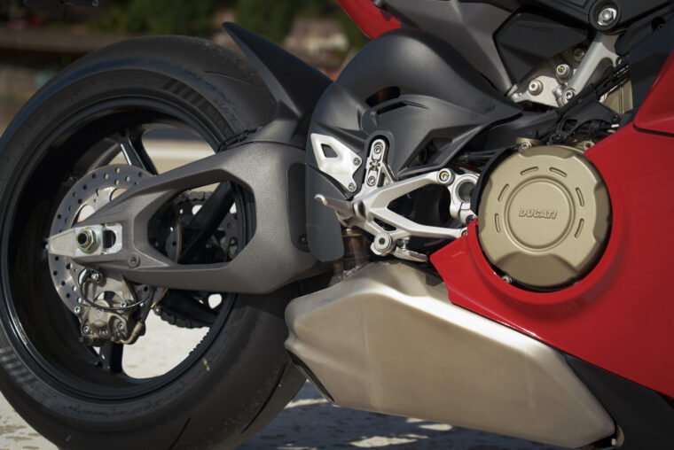 Ducati-Panigale-V4-S-2025-precio-detalles-7