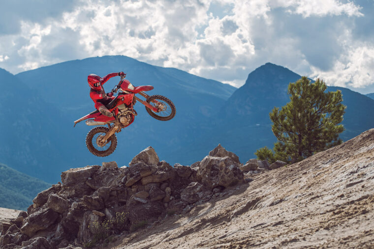 GASGAS-EC-350F-2026-accion1