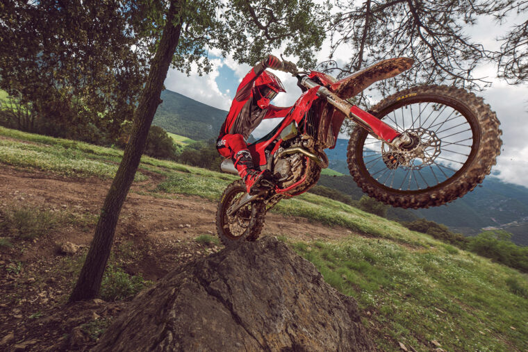 GASGAS-EC-500F-2026-accion10