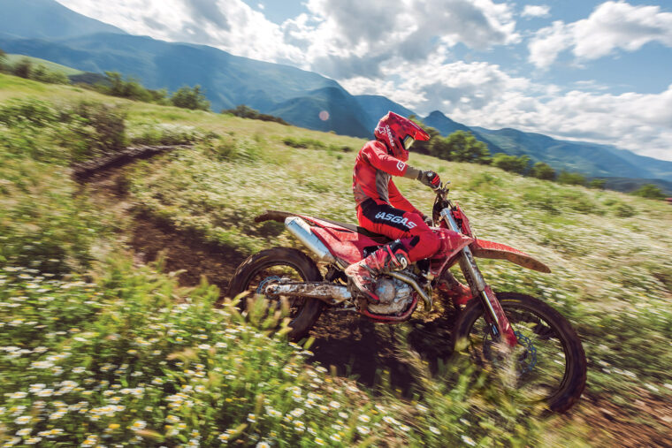 GASGAS-EC-500F-2026-accion2