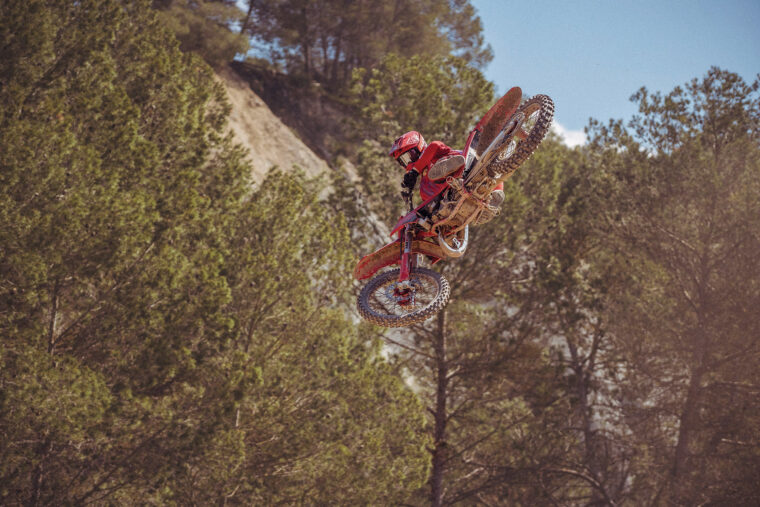 GASGAS-MC-125-2026-accion10