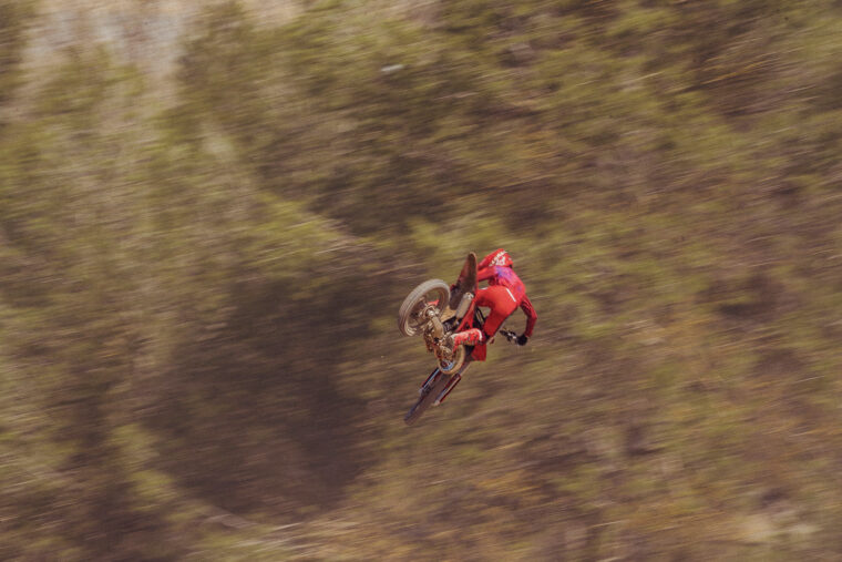 GASGAS-MC-125-2026-accion11