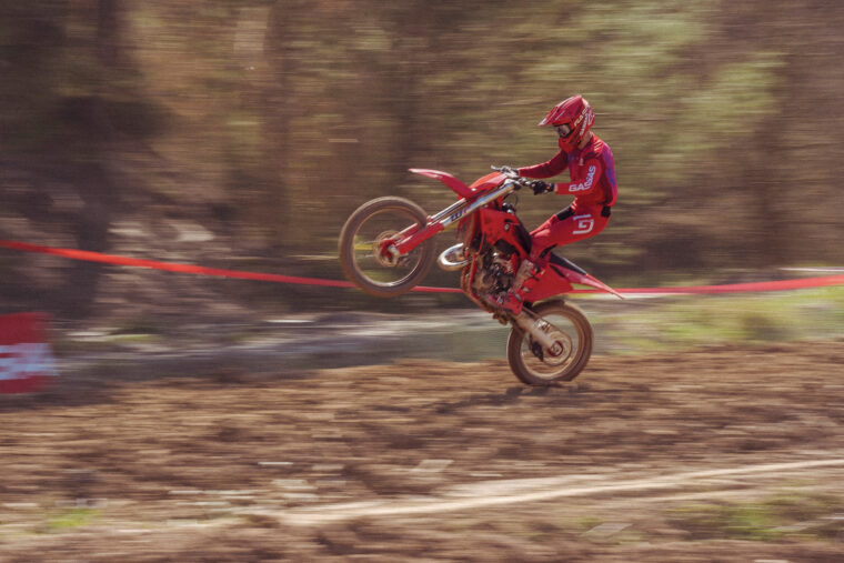 GASGAS-MC-125-2026-accion12