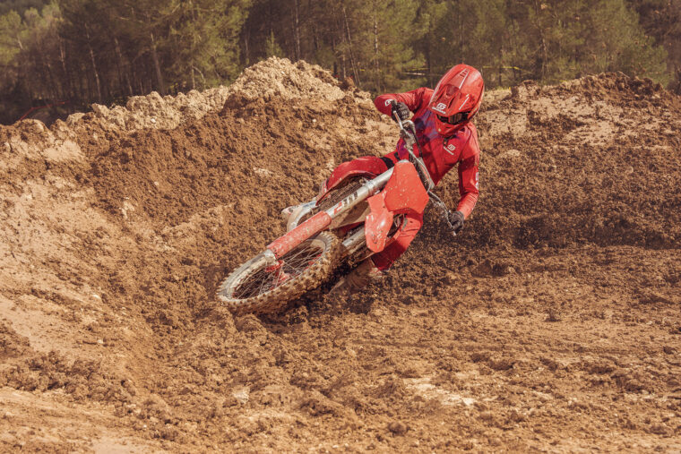 GASGAS-MC-125-2026-accion23