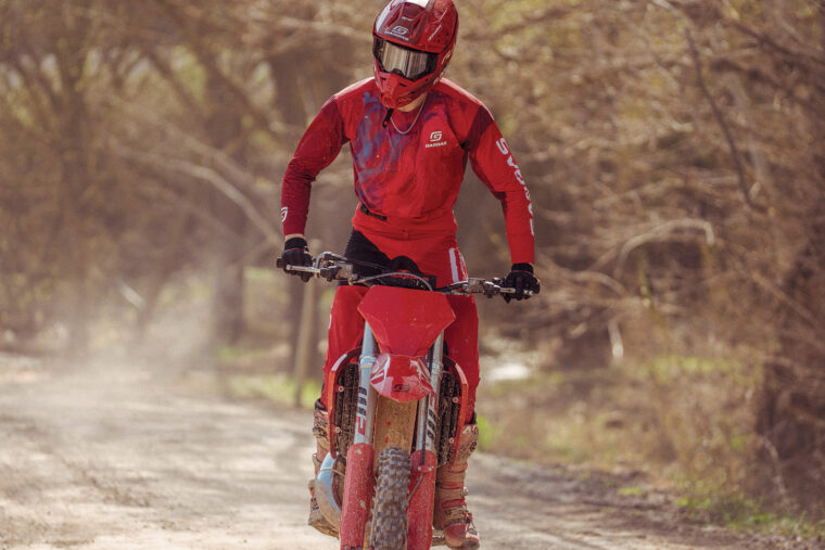 GASGAS-MC-125-2026-accion25