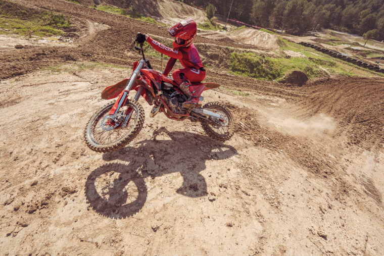 GASGAS-MC-125-2026-accion30