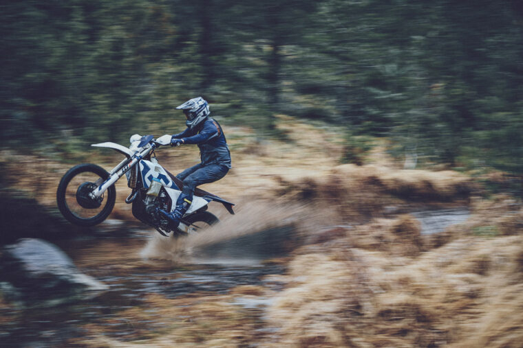 Husqvarna-FE-350-2026-accion2