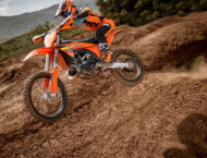KTM motocross 2026. Así evolucionan las SX y SX-F 18 KTM 300 SX 2026 accion1