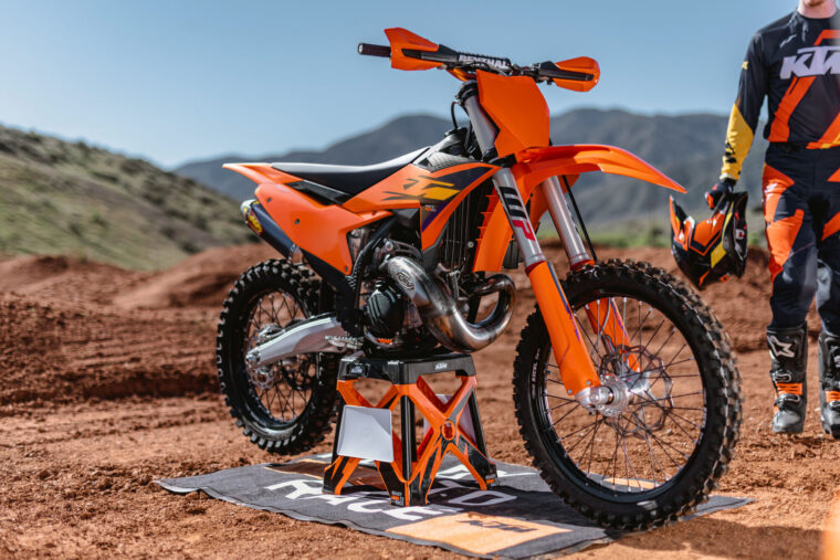 KTM-300-SX-2026-estaticas1