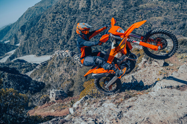 KTM-350-EXC-F-2026-accion2