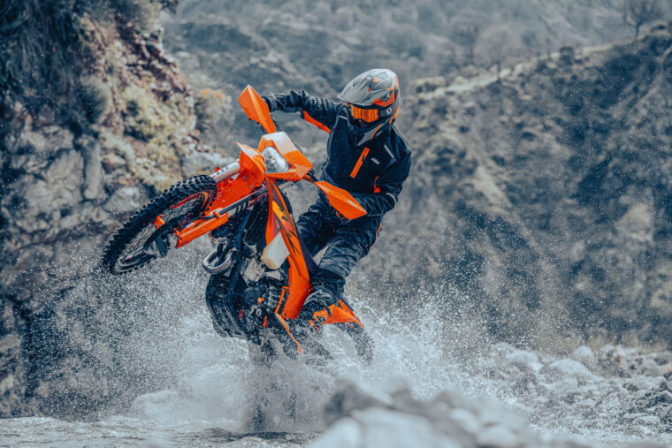 KTM-350-EXC-F-2026-accion4