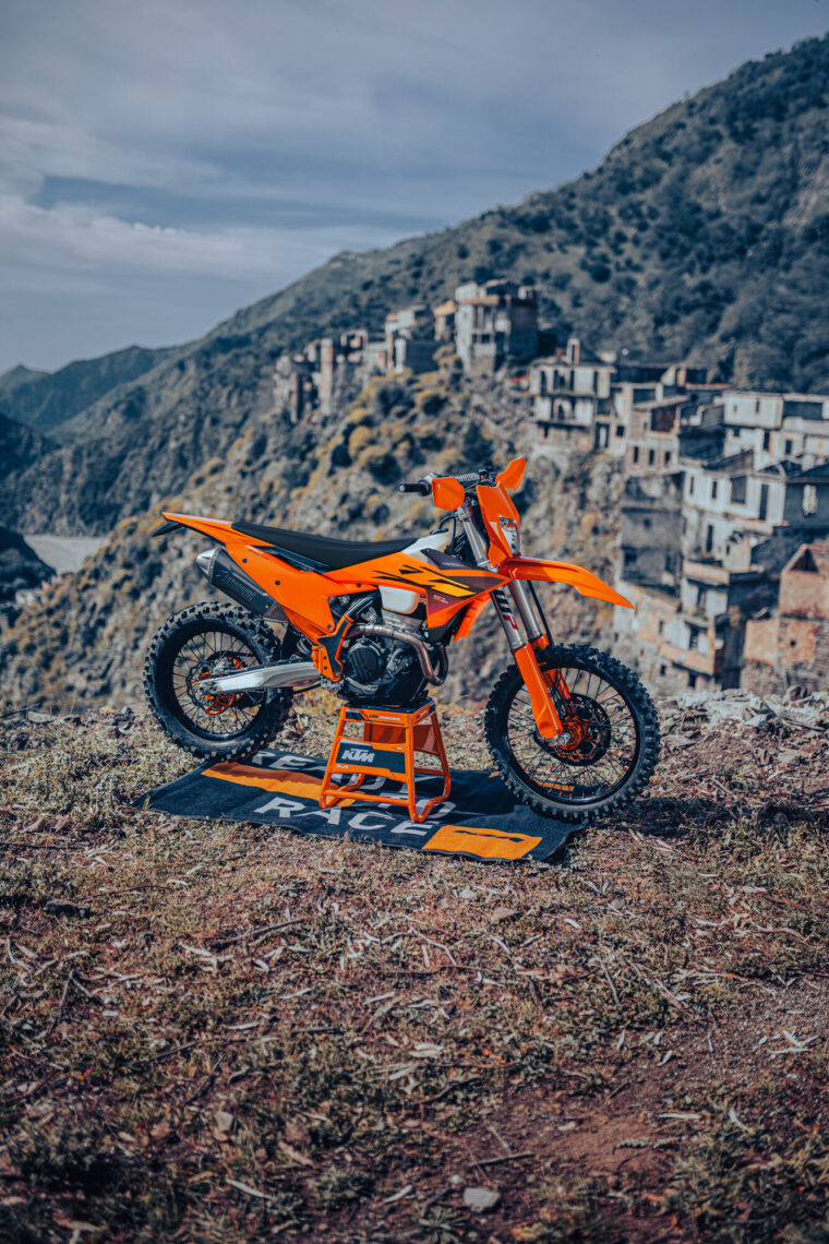 KTM-350-EXC-F-2026-estaticas3