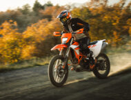 KTM 690 Enduro R 2026 accion43