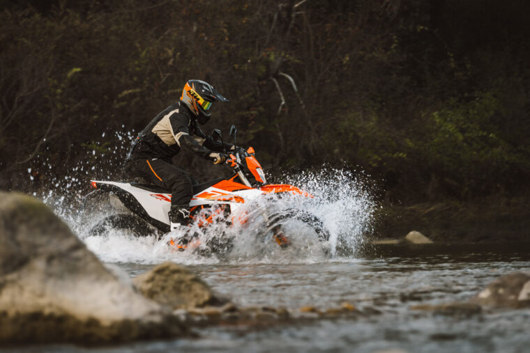 KTM 690 Enduro R 2026 accion67
