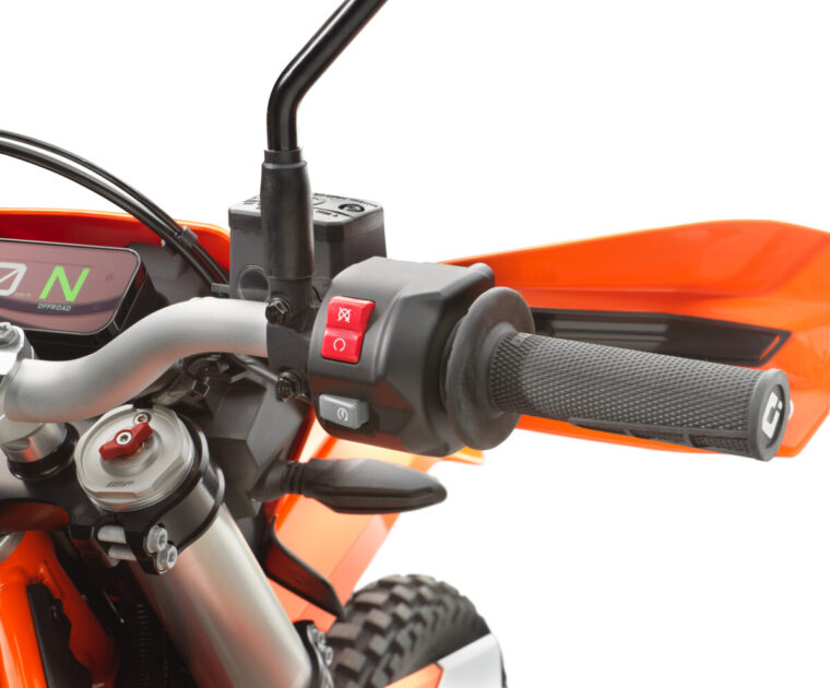 KTM-690-Enduro-R-2026-detalles1