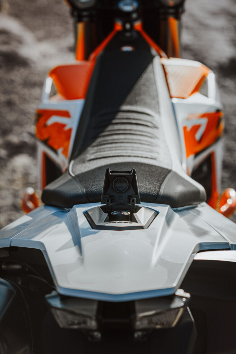 KTM-690-Enduro-R-2026-detalles14