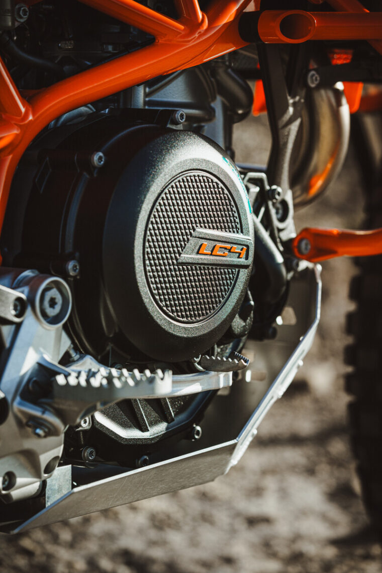 KTM-690-Enduro-R-2026-detalles16