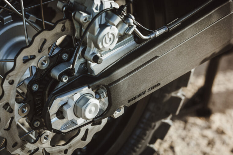 KTM-690-Enduro-R-2026-detalles18