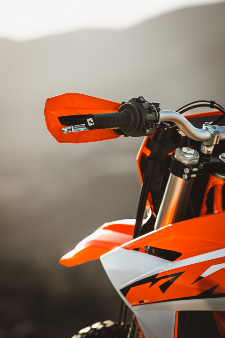 KTM-690-Enduro-R-2026-detalles23