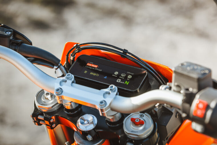 KTM-690-Enduro-R-2026-detalles31