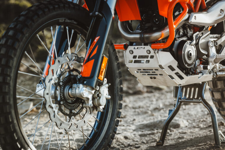 KTM-690-Enduro-R-2026-detalles39