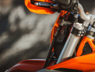 KTM 690 Enduro R 2026 detalles40