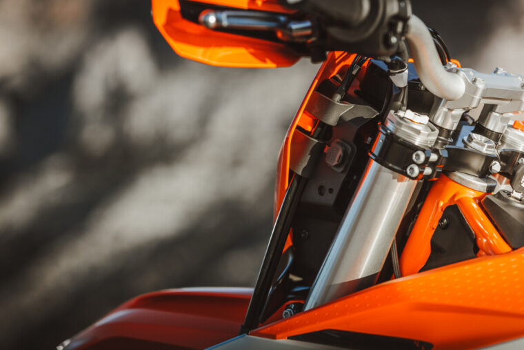 KTM-690-Enduro-R-2026-detalles40